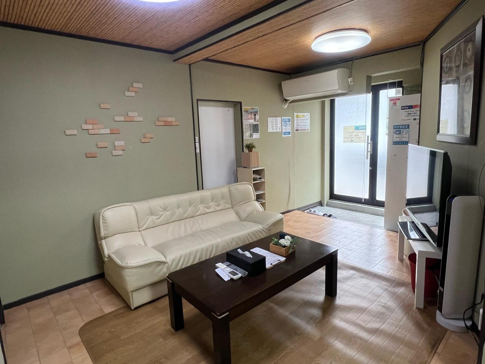 Goodstayhostel鶴橋戸建て Osaka Exterior foto